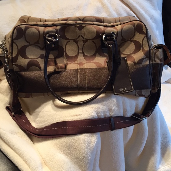 COACH large overnight bag. Authentic. Make an offer! - Picture 3 of 5